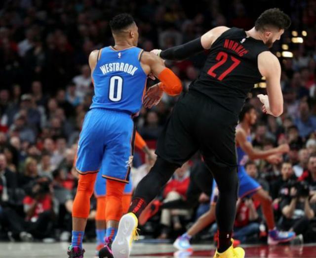 在这场充满 在这场充满