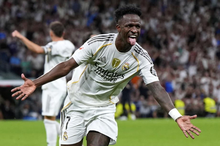 牌河密度与 牌河密度与